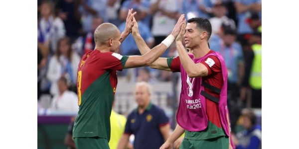 CRISTIANO RONALDO ja Pepe eivät halua erota Portugalin maajoukkueesta